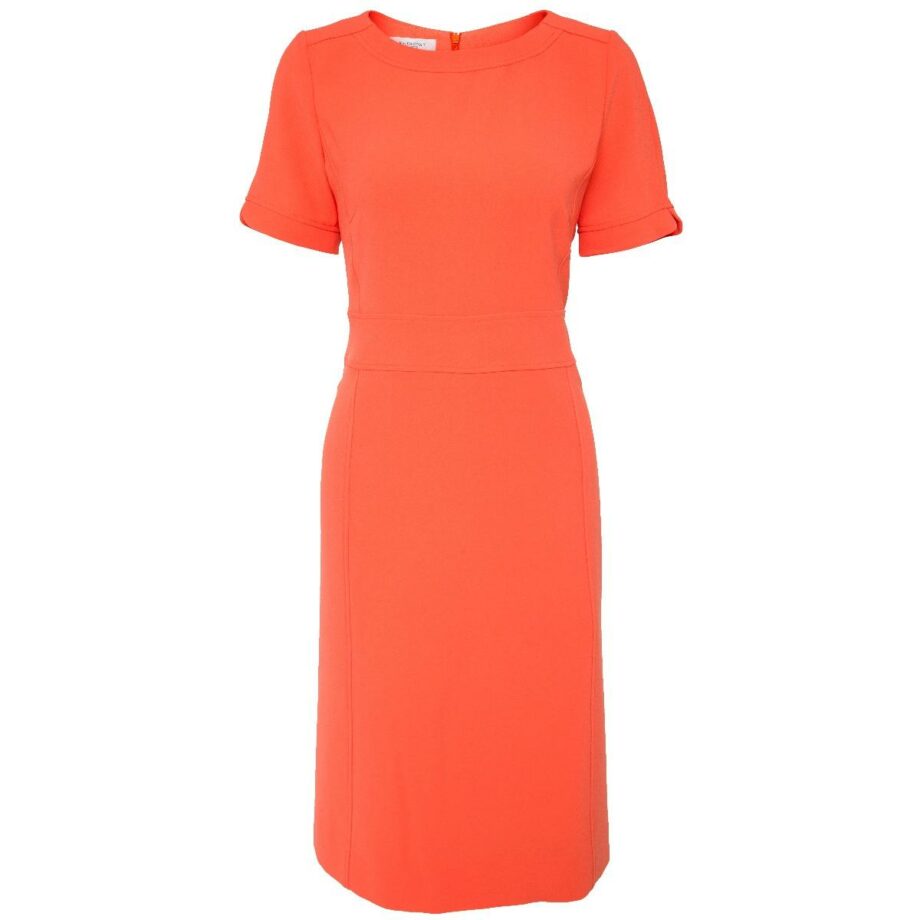 Knee-length, slightly tapered dress with short sleeves