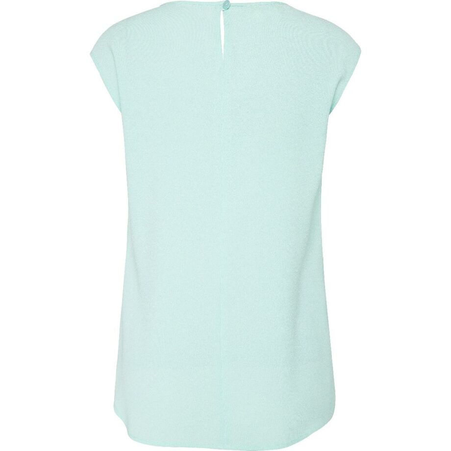 Sleeveless top with comfort fit