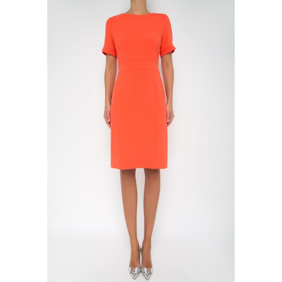 Knee-length, slightly tapered dress with short sleeves