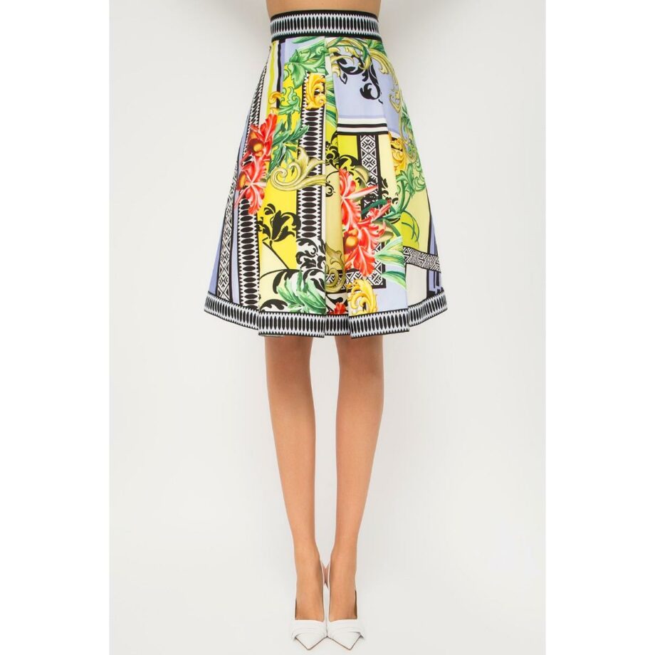 Slightly flared, knee-length skirt with ornamental print