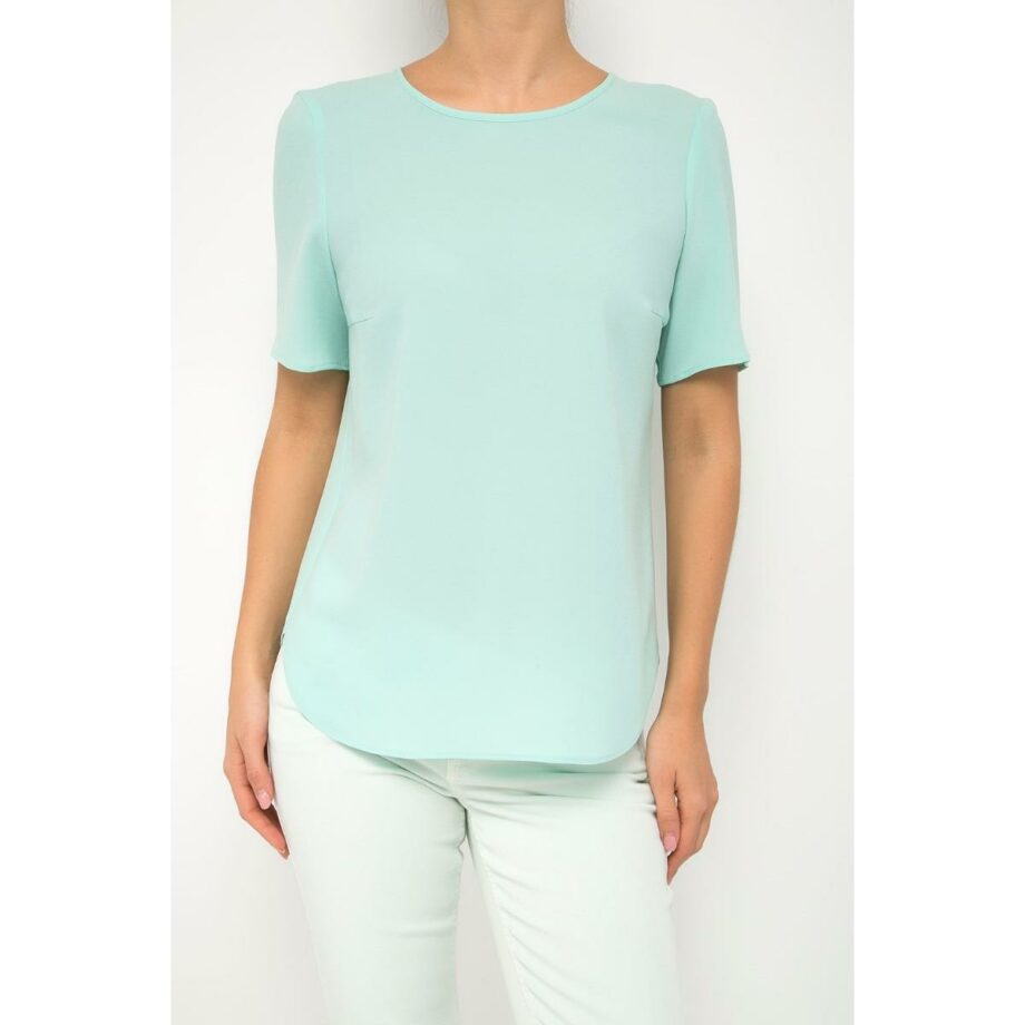 Short sleeved top with straight cut