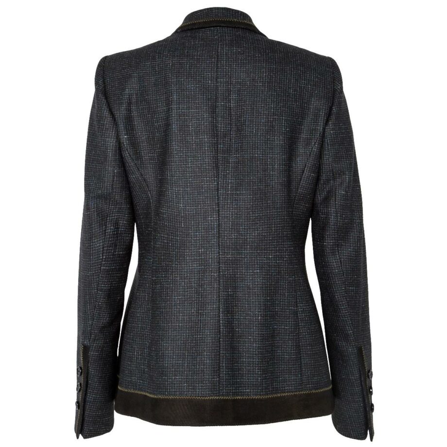 Tapered wool blazer with lapel collar