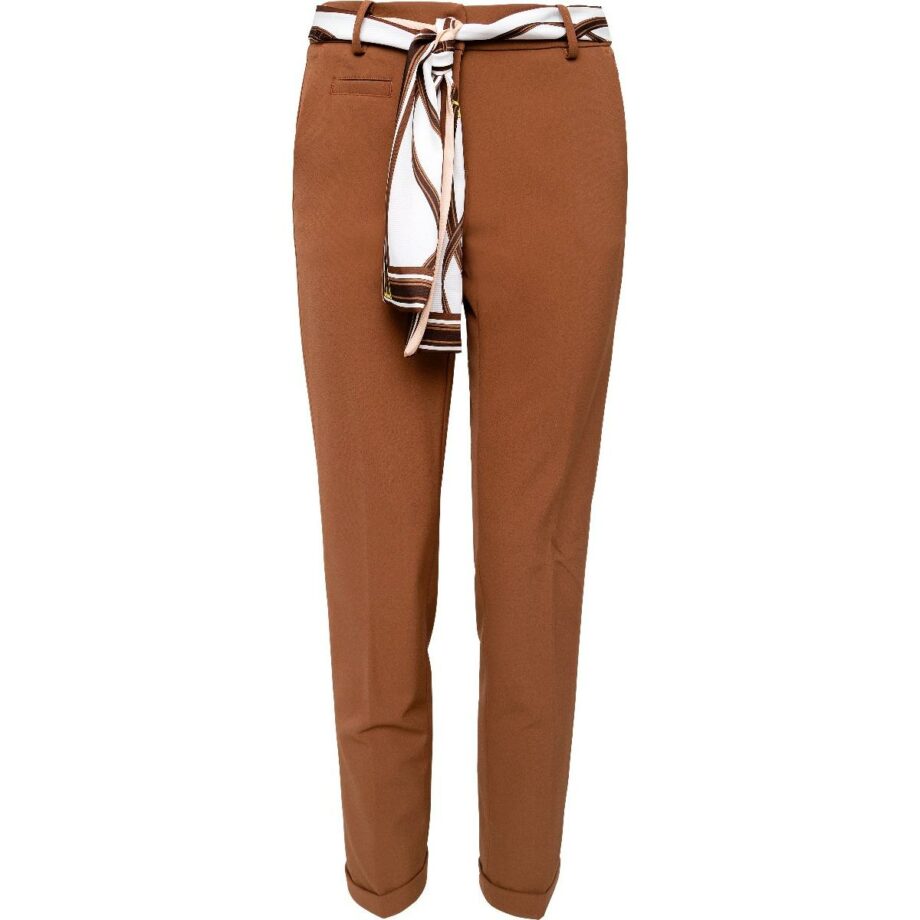 Stretch pants with tucks and foulard belt