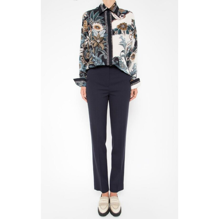 Straight cut silk blouse with slim fit and floral print