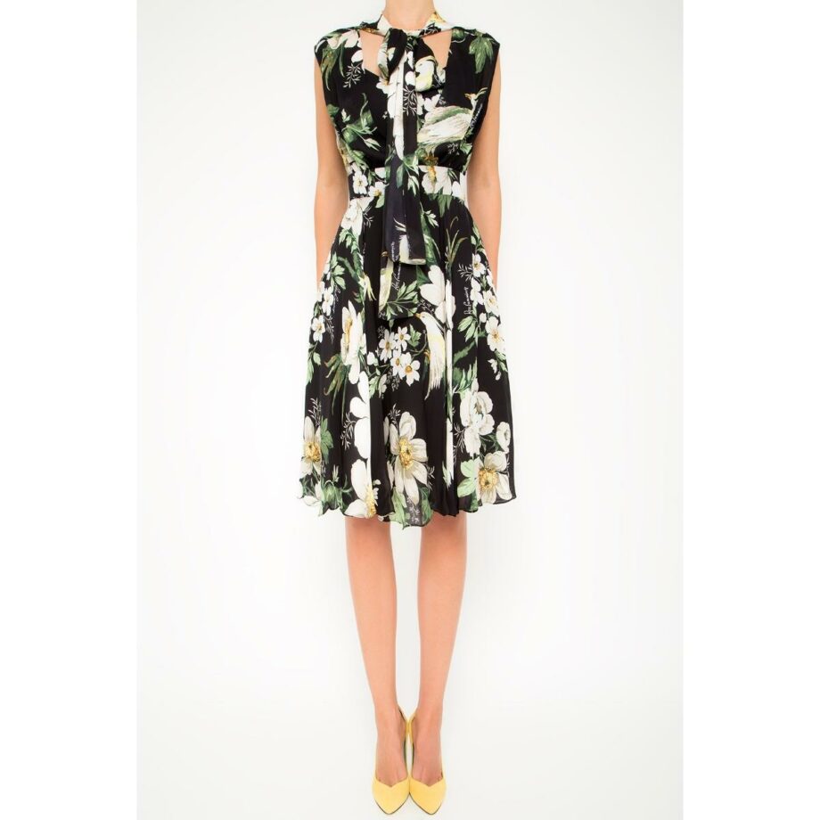 Knee-length silk dress with bow tie collar and floral print