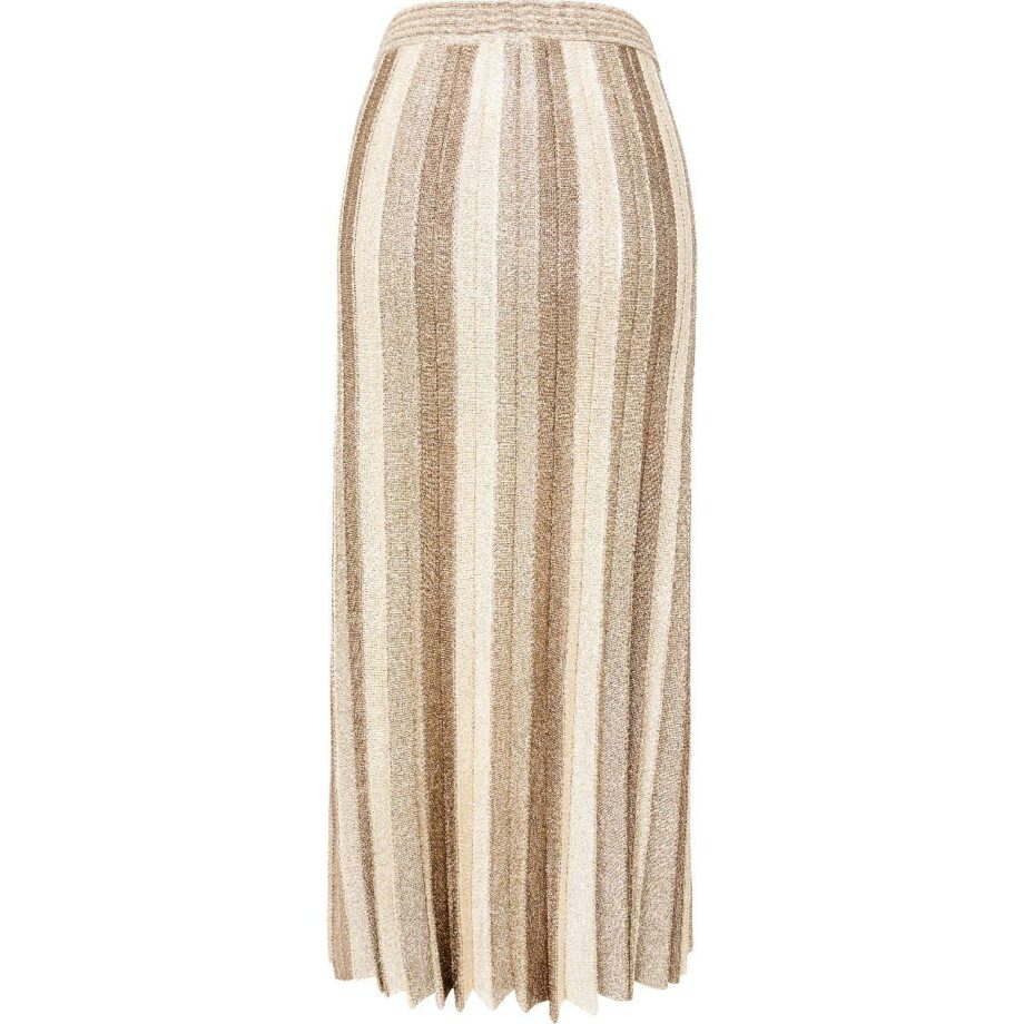 Long, golden knit skirt