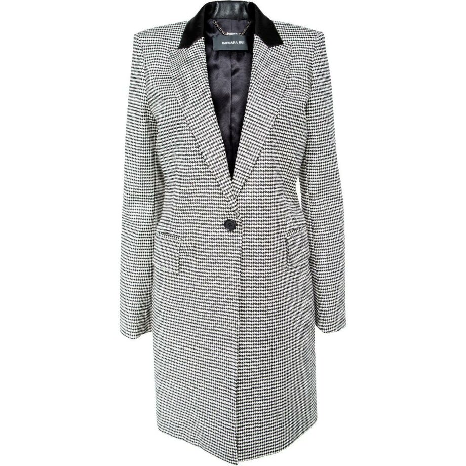 Short coat with straight cut