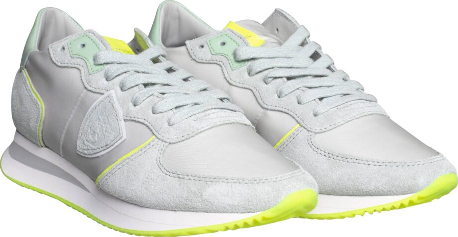 Sneaker mit Gummisole und Logo Detail