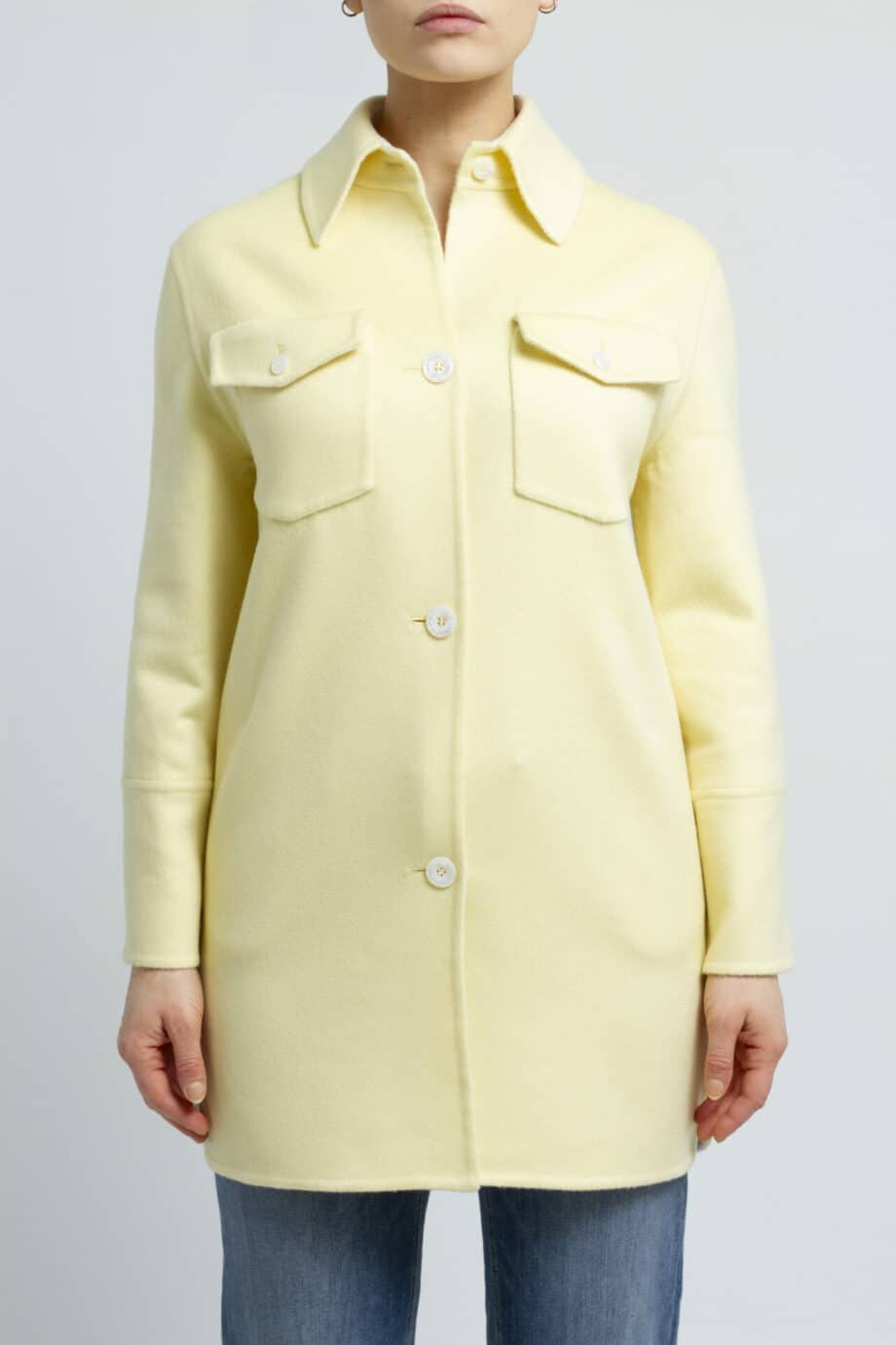 Short cashmere coat with patched pockets