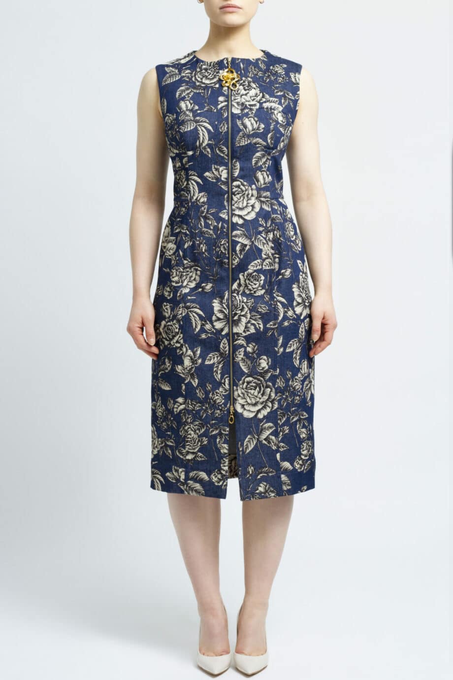 Knee-covering, sleeveless denim dress with floral print