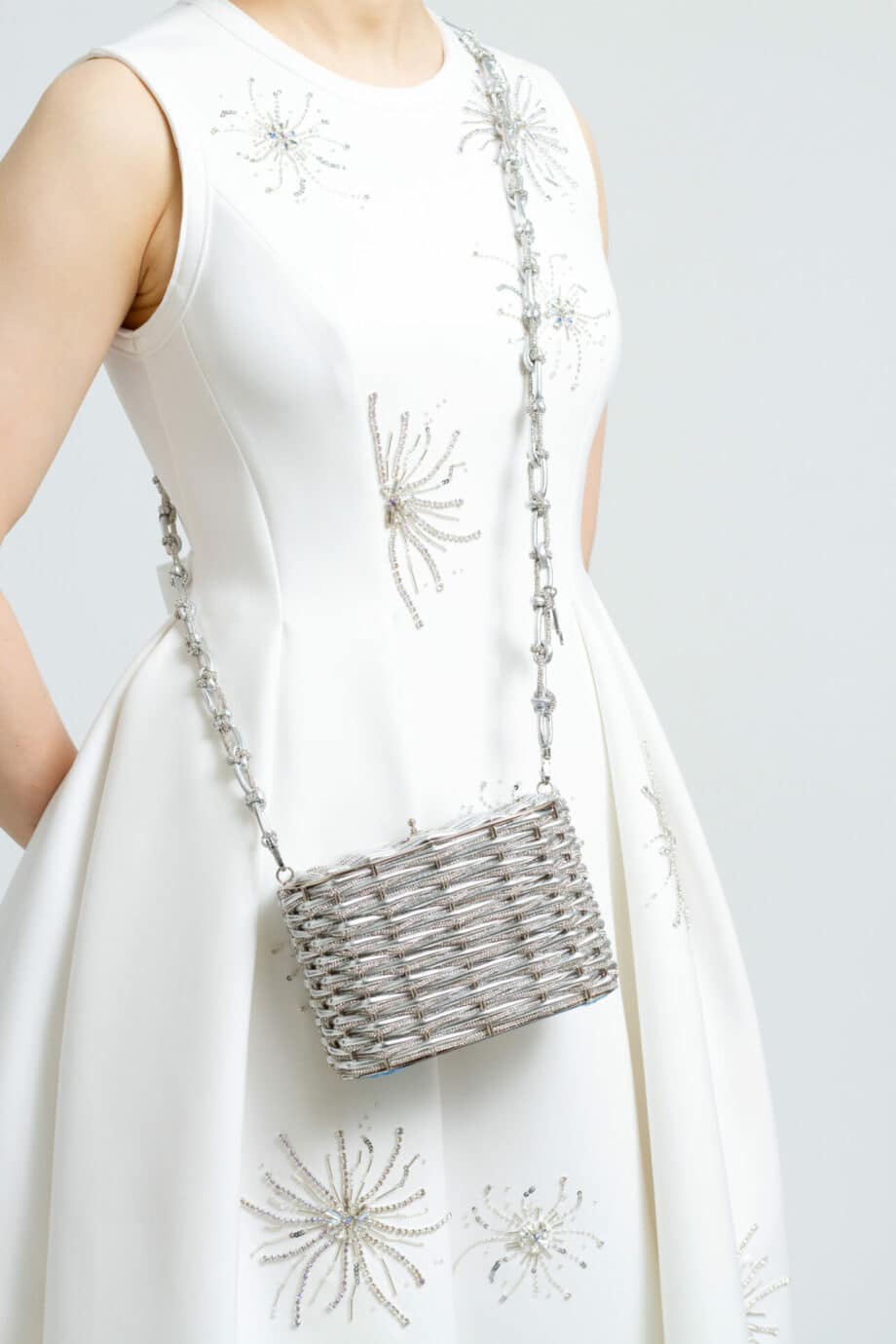 Kleine Clutch mit Strasssteindetails