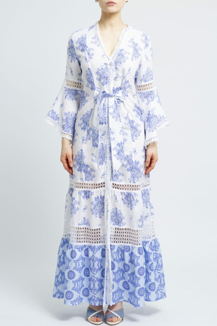 Long linen dress with lace details and ornamental print