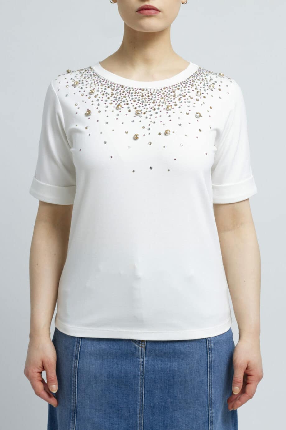 T-Shirt with rhinestone embroidery and short sleeves