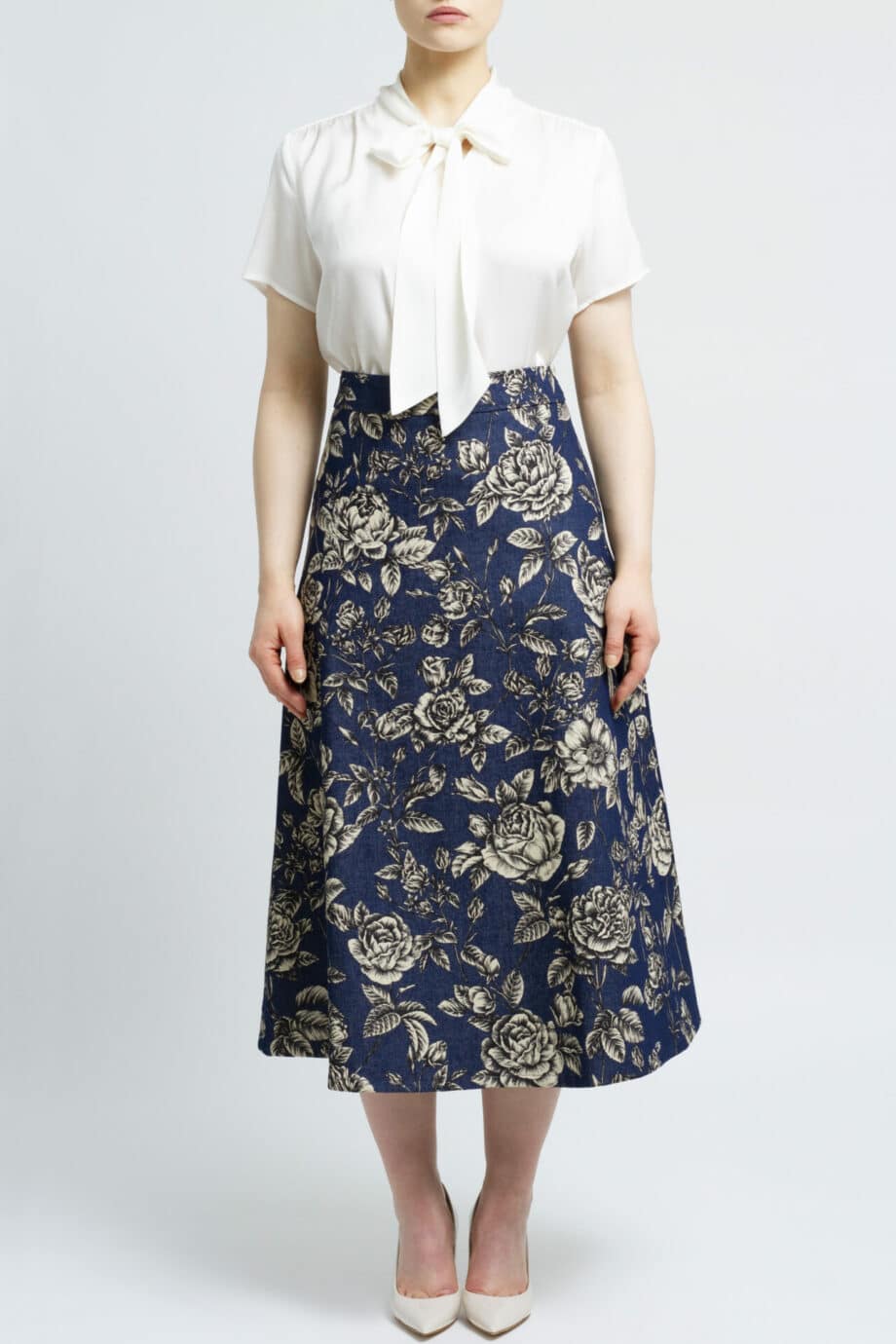 Flared denim skirt with floral print