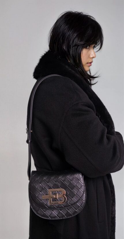 Shoulder bag with big logo detail - Image 2