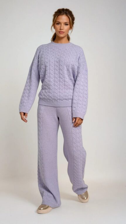 Delicate cable-knit sweater with crew neck and relaxed fit - Image 2