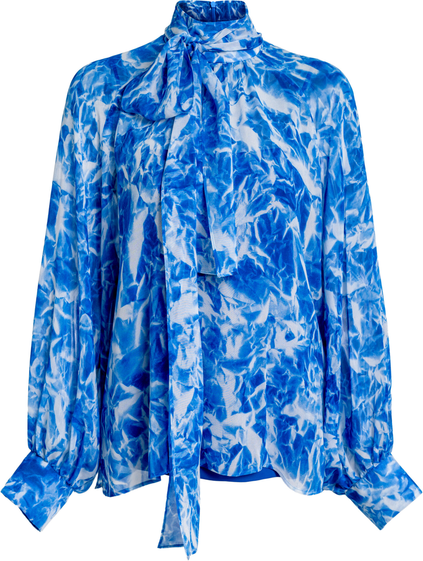 7601-1209_blau_1399 Seidenbluse mit Schleifenkragen und abstraktem Allover-Muster – Bild 1