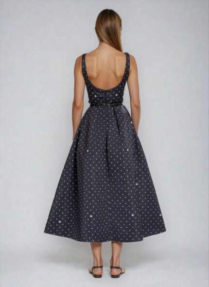 Gepunktetes Midikleid aus edlem Seidenmix mit tiefem Rückenausschnitt – Bild 5