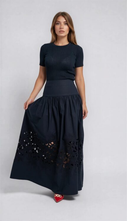 Marineblaues Rippenstrick-Kurzarmtop aus Baumwolle-Seide – Bild 2