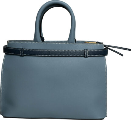 Strukturierte Leder-Handtasche mit Gürtel-Detail – Bild 2