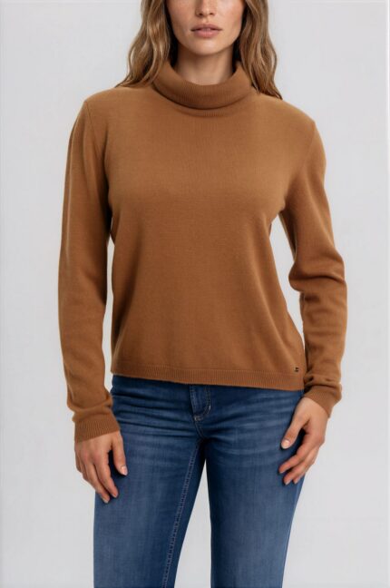 Timeless turtleneck sweater crafted from cashmere with a soft handle - Image 2