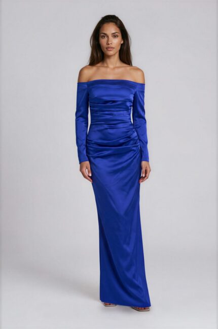 Bodenlanges Satin-Abendkleid mit Carmen-Ausschnitt und Drapierung – Bild 2
