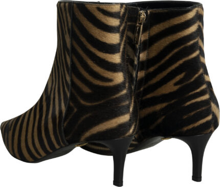 Elegante Stiefeletten mit Tigerprint, spitzer Silhouette und 5 cm Absatz – Bild 3