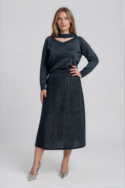 Shimmering Long-Sleeve Knit Sweater with V-Neck and Collar Detail<br/> - Image 2