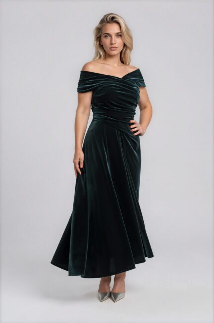 Schulterfreies Cocktailkleid aus Samt – Bild 2